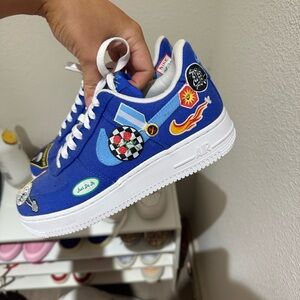 nike tennis shoes, size 7